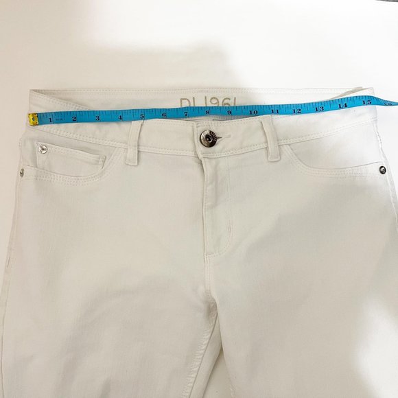 DL1961 size 30 White Mid Rise Straight Jeans - Picture 6 of 7